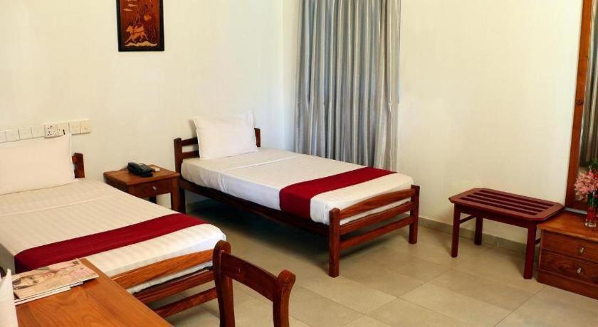 Oyo 246 Roy Villa Beach Hotel Kalutara Eksteriør bilde